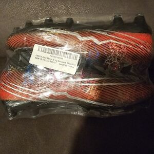 Men's soccer cleats